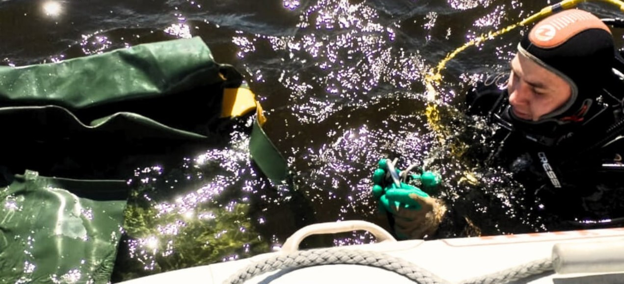 Поблизу Обухівського району водолази ДСНС витягли з Дніпра уламки шахеда - 1 - зображення